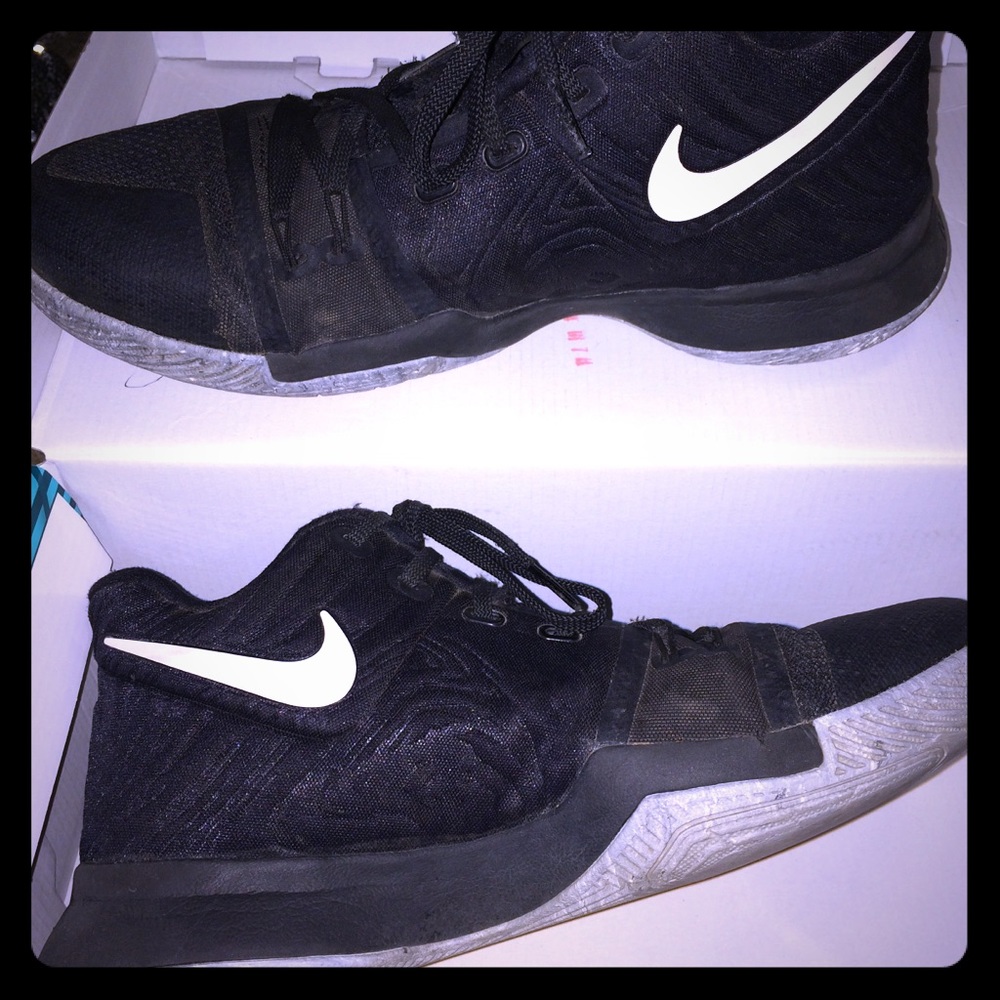 Kyrie 3,s Size 7